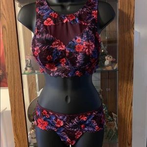 NWOT VS Bralette and Panty Sz M